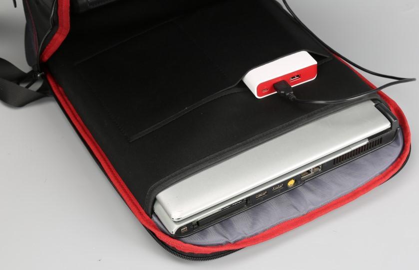 Blink Reflektierender Rucksack mit USB-Anschluss